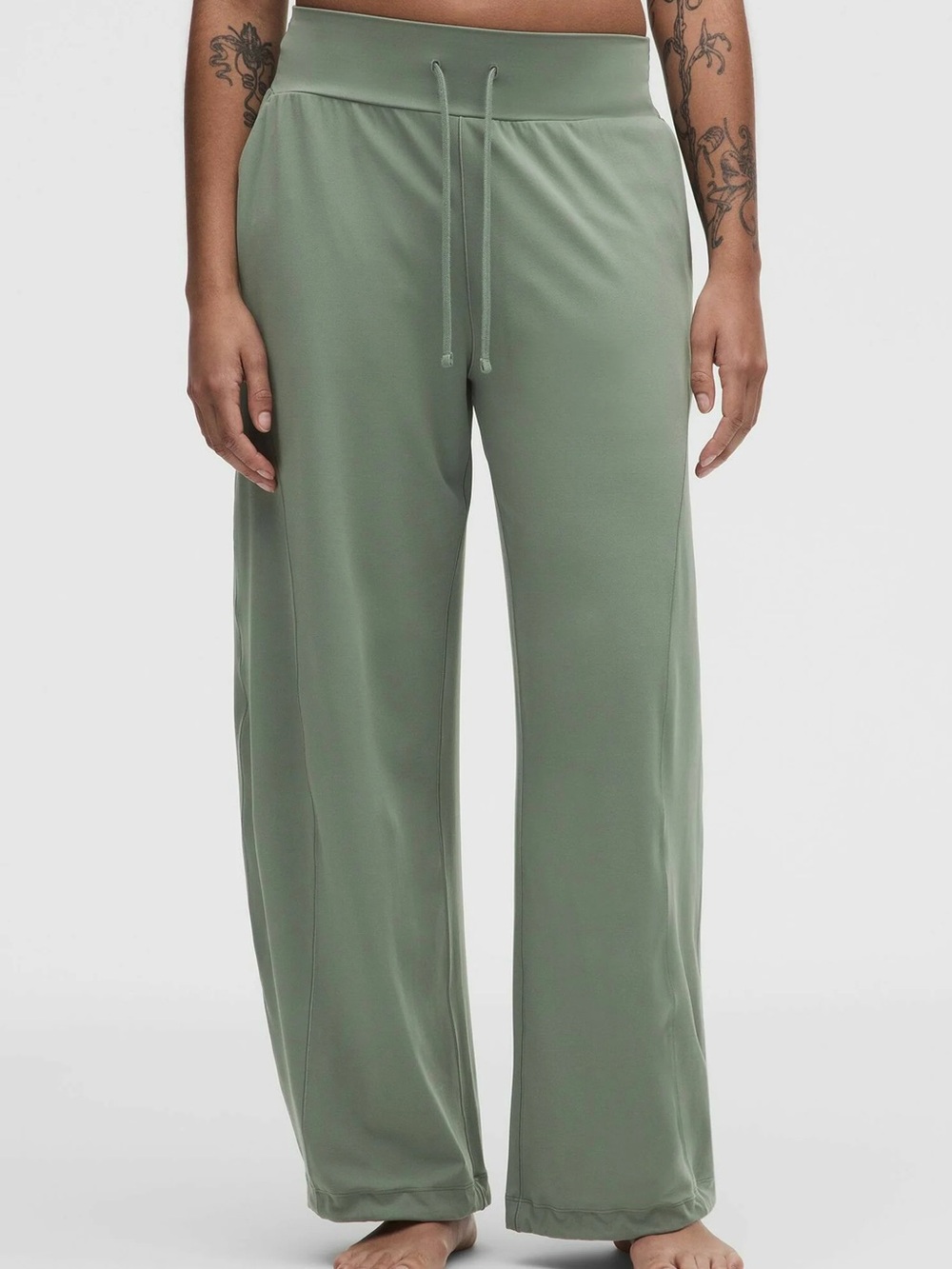 Lululemon Groove Low-rise Relaxed Cinch Pants in Willow Leaf